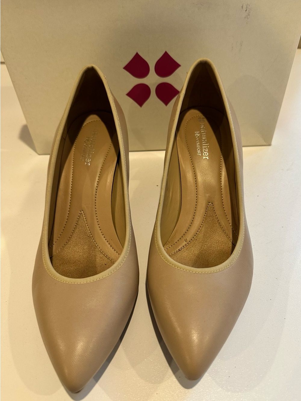Naturalizer Beige Pointed-Toe Women's Flats